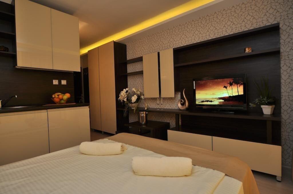 Harmony Suites Jungle Pantai Sunny Bagian luar foto