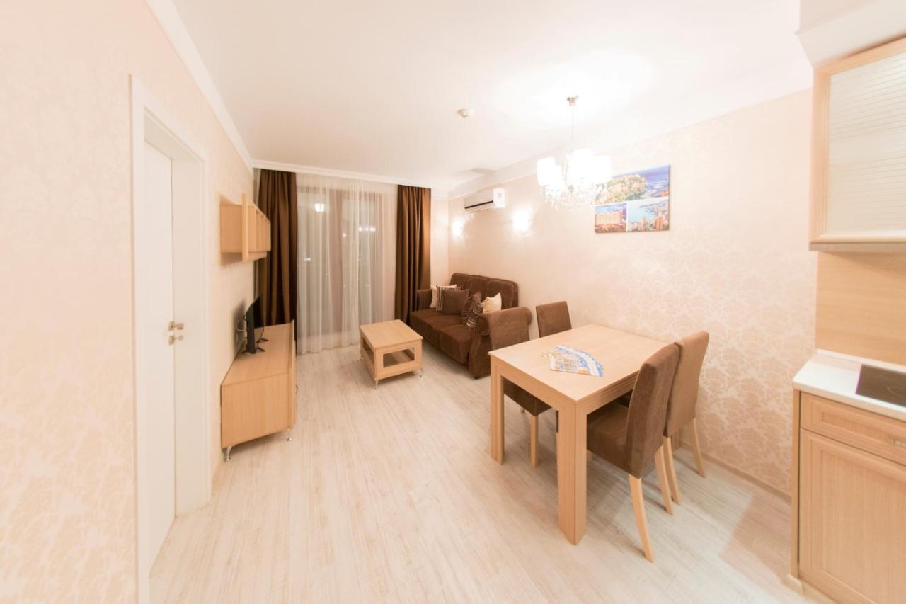 Harmony Suites Jungle Pantai Sunny Bagian luar foto